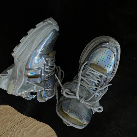 Distressed Margiela sneakers - Picture 2 of 2